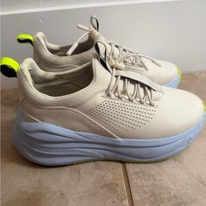 Clove cream and blue Sneakers 6.5 women